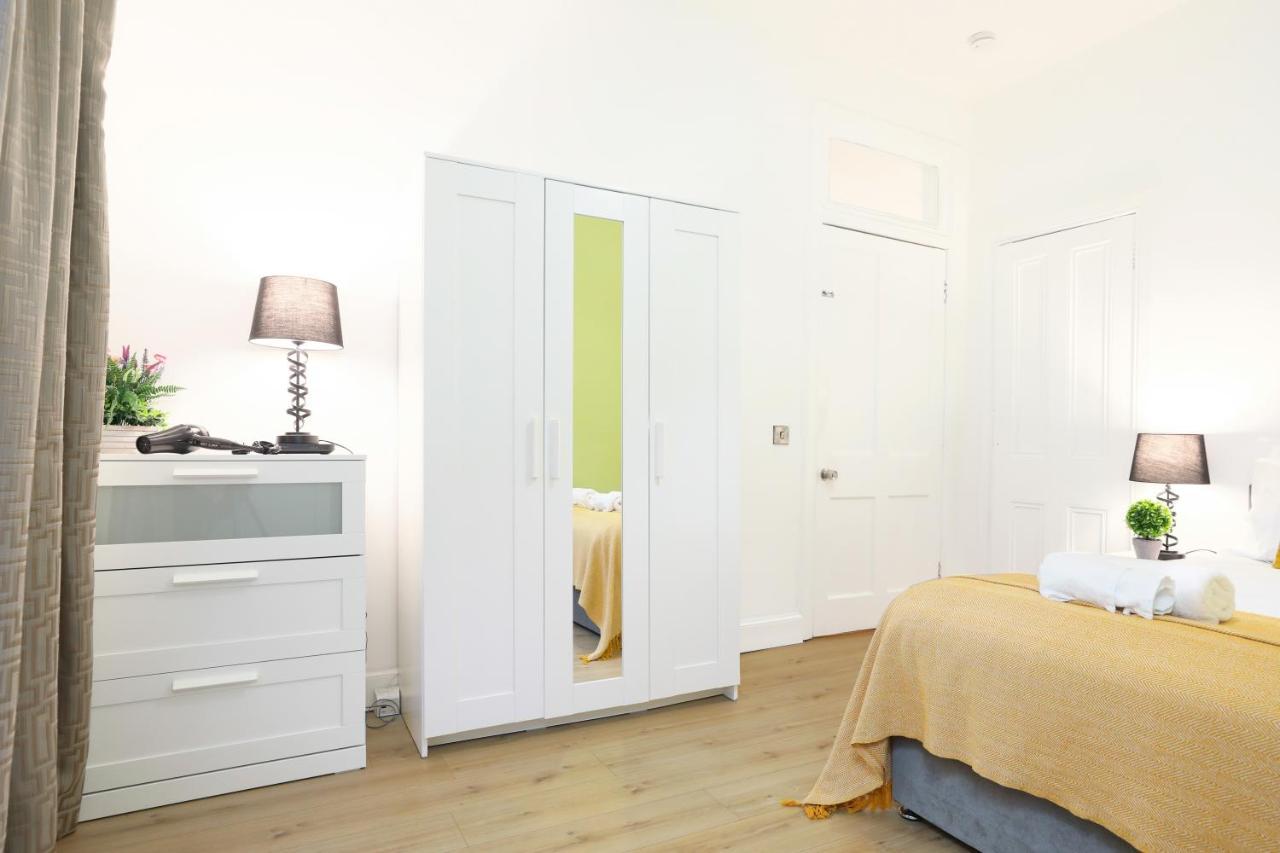Stunning modern 3 bedroom apartment Edinburgh Eksteriør billede