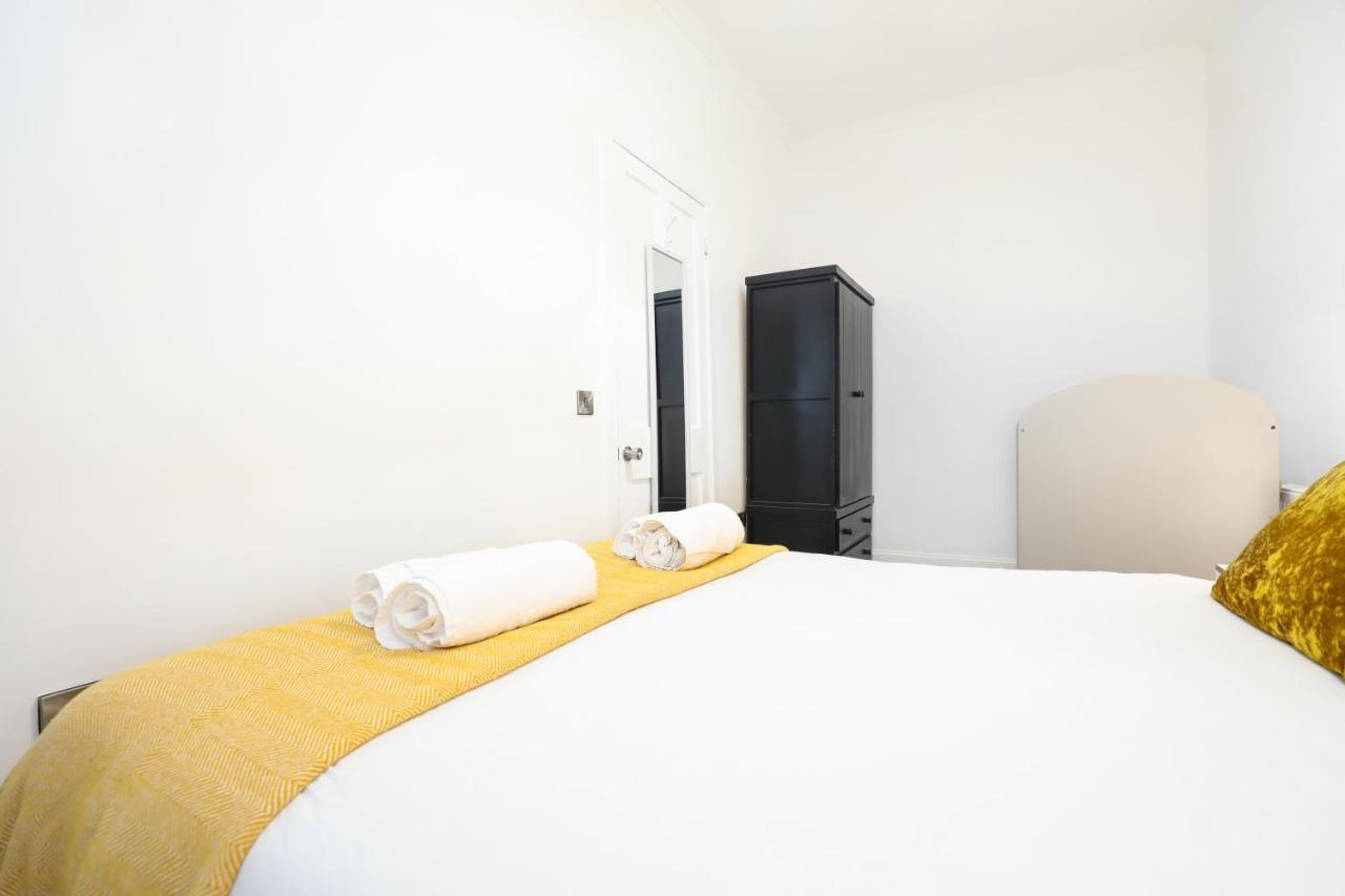 Stunning modern 3 bedroom apartment Edinburgh Eksteriør billede